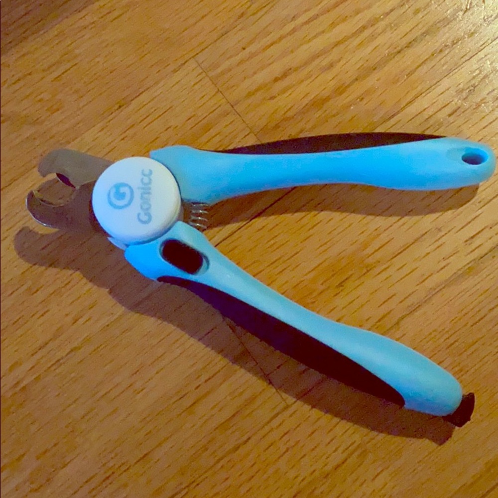 Dog nail clippers